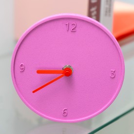 Helio Ferretti | Round Minimal Mantel Clock | Dusty Pink