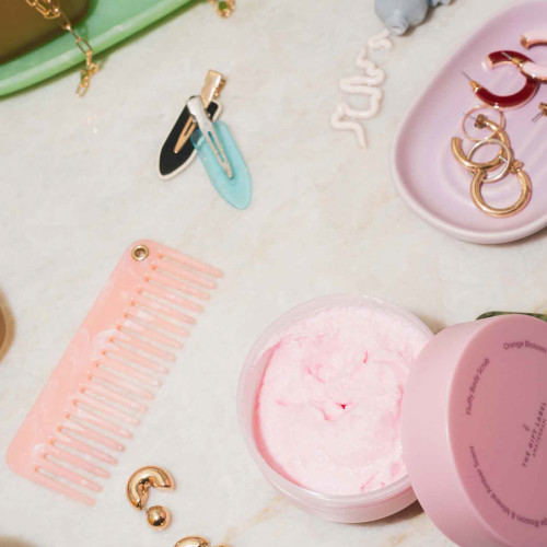 The Gift Label | Fluffy Scrub | Smooth & Shine | Orange Blossom & Mineral Amber The Gift Label | Fluffy Scrub | Smooth & Shine | Orange Blossom & Mineral Amber