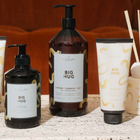The Gift Label | Body Wash | Big Hug | Rosy Peach & Amber | 1000ml