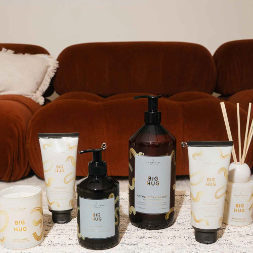The Gift Label | Body Lotion Tube | Big Hug | Rosy Peach & Amber | 200ml The Gift Label | Body Lotion Tube | Big Hug | Rosy Peach & Amber | 200ml